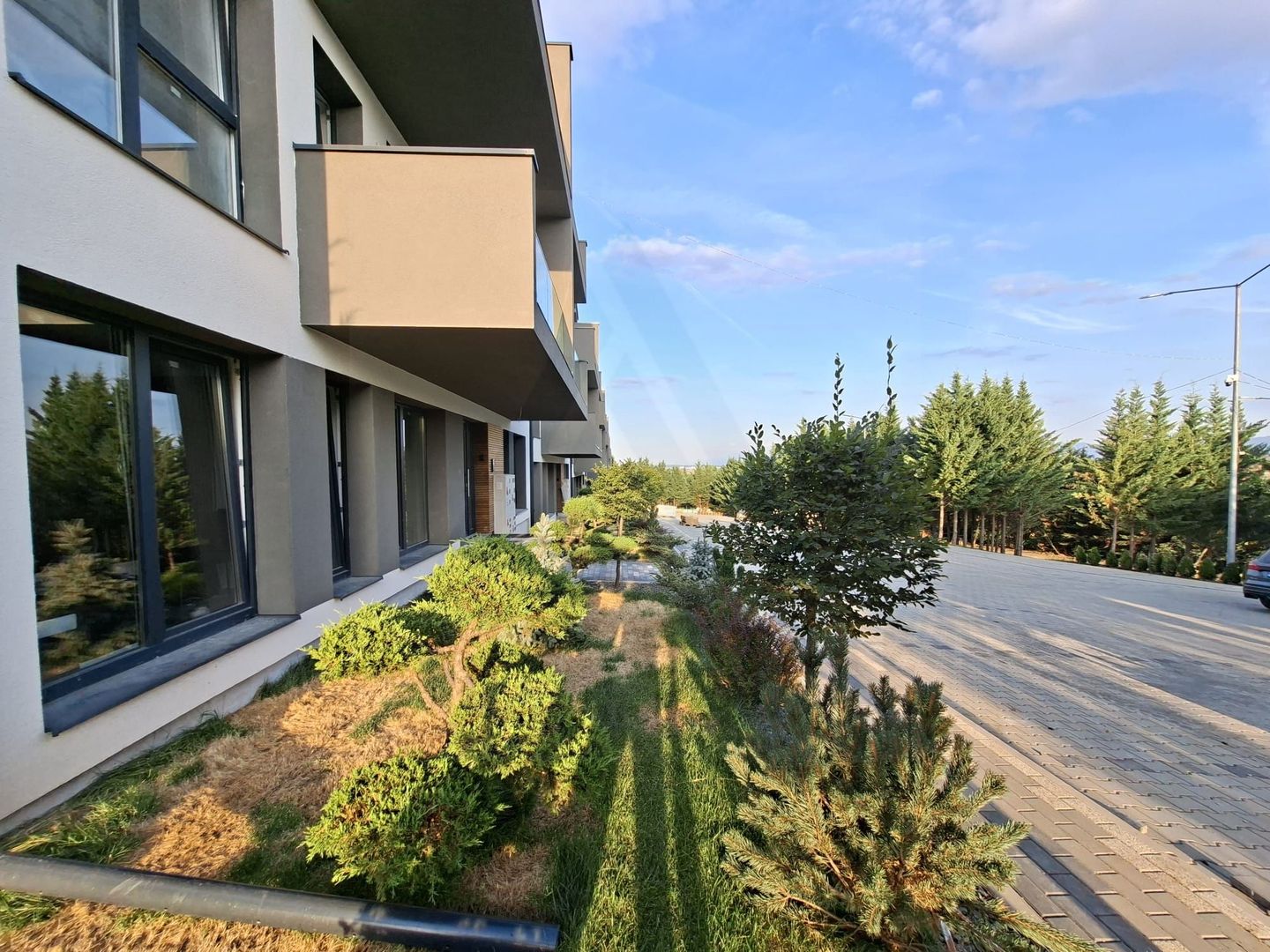 Apartament premium 49.7 mp utili 2 camere si curte 50 mp in Da Vinci - Poză 11
