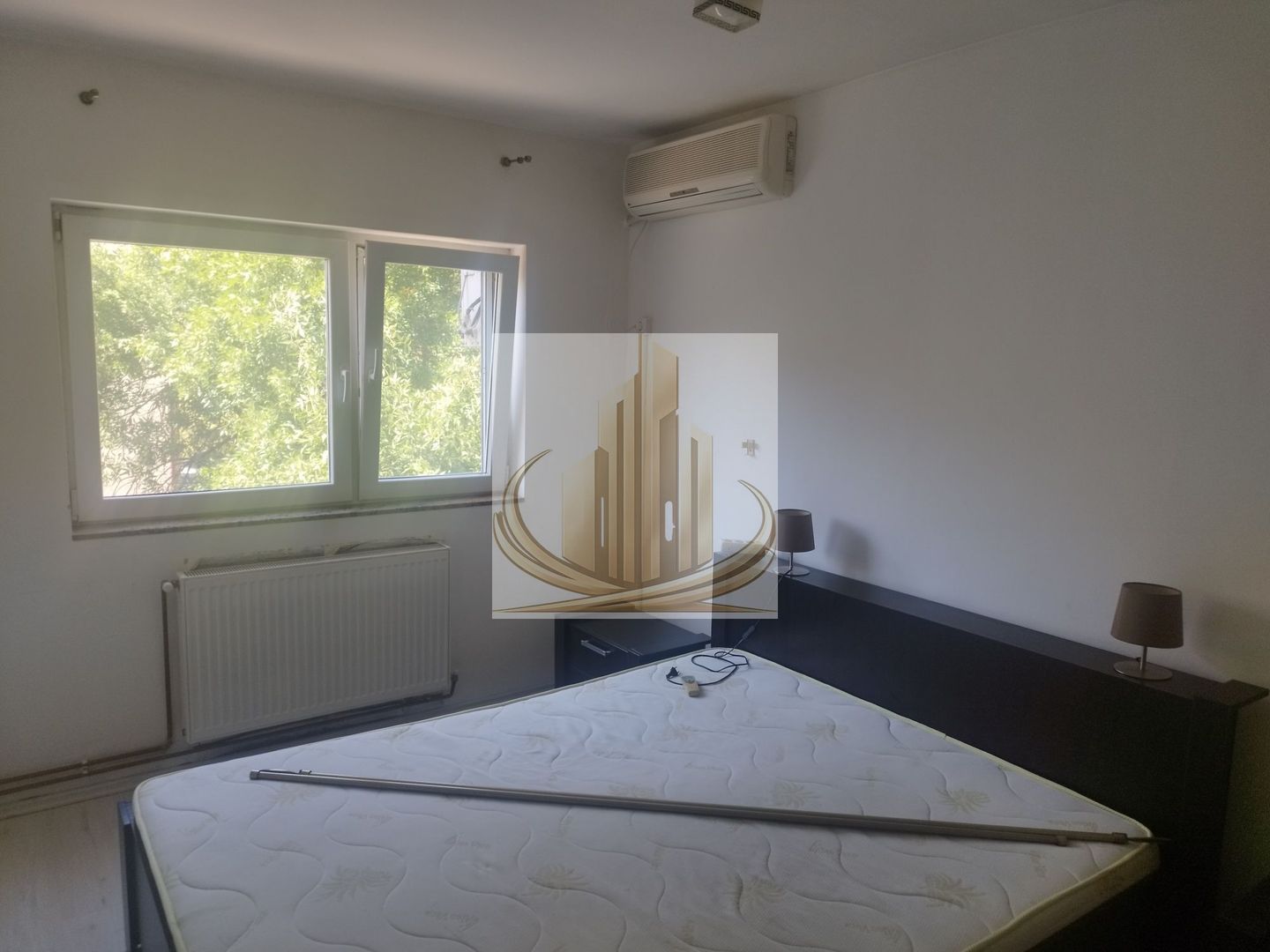 Apartament cu 3 camere, complet renovat și mobilat | Calea Șagului - Poză 1