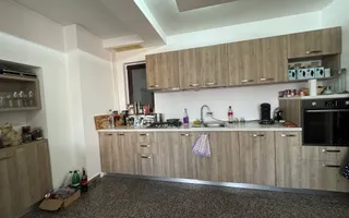 Apartament Elegant de Închiriat – 5 Camere/ 3 Băi, *Arcul de Triumf* - Poză 22