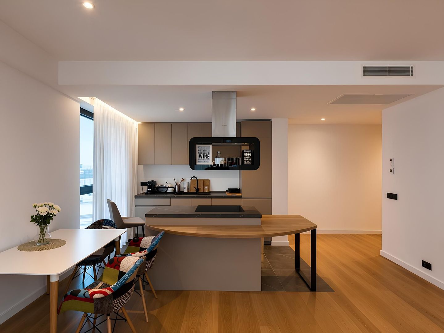 Apartament luminos cu 3 camere și terasă | One Herăstrău Towers - Poză 6