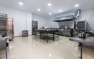 Spatiu recent renovat | 87mp | curent trifazic | zona ultra centrala - Poză 1