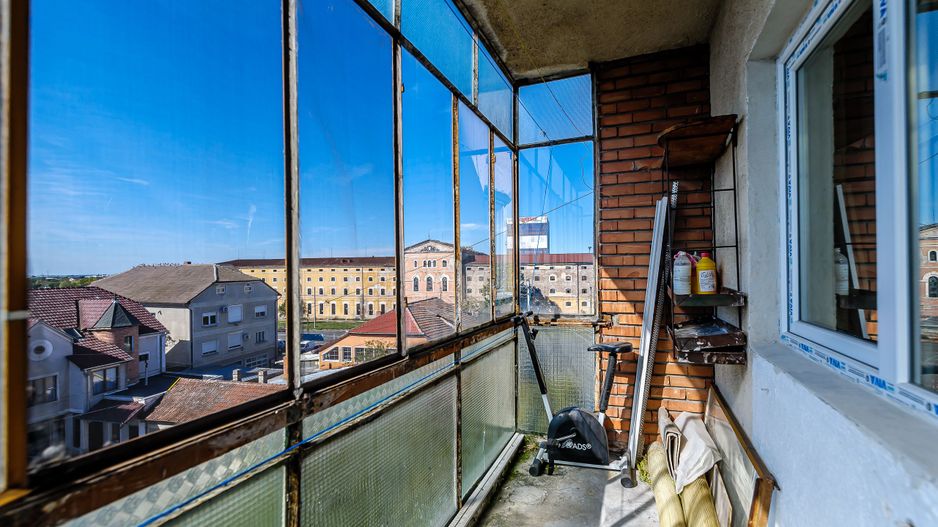 VANDUT! Apartament spatios - 2 camere – 76 mp - Vlaicu, Arad - Poză 8