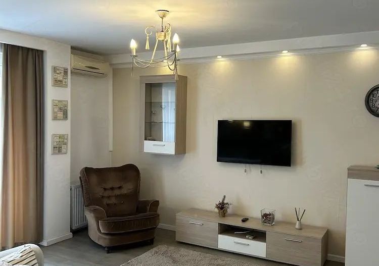 Apartament superb 2 camere, Bălcescu, mobilat complet, balcon, fara risc seismic - Poză 3