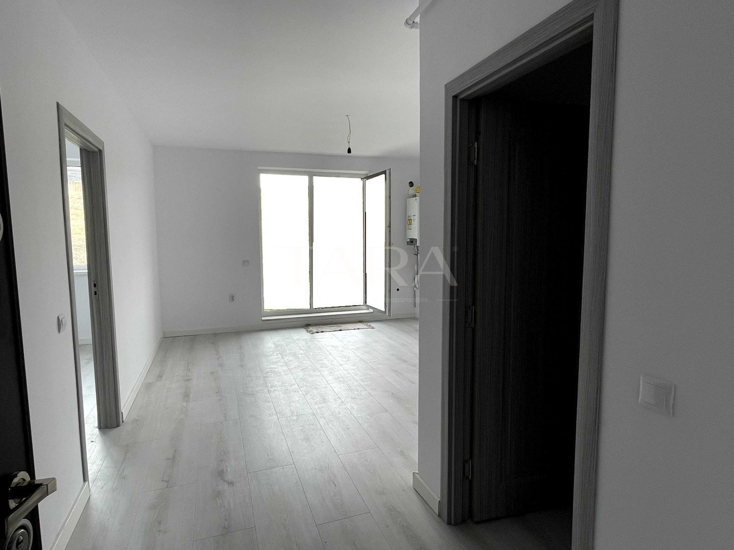 Apartament modern cu 2 camere, grădină proprie, zona Chinteni - Poză 2