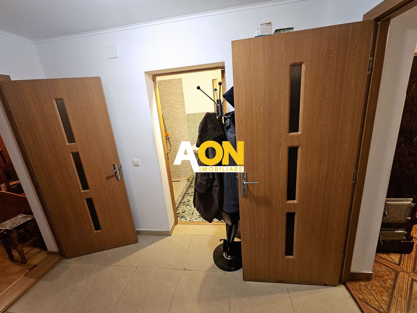 Casa cu doua corpuri, 5 camere, 1580 mp teren, Dealul Furcilor - Poză 18