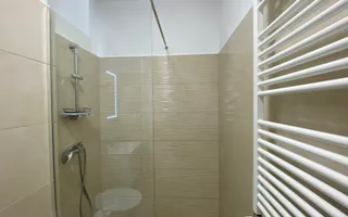 Garsoniera lux, etajul 1, cu balcon si loc de parcare inclus,   Coresi - Poză 12