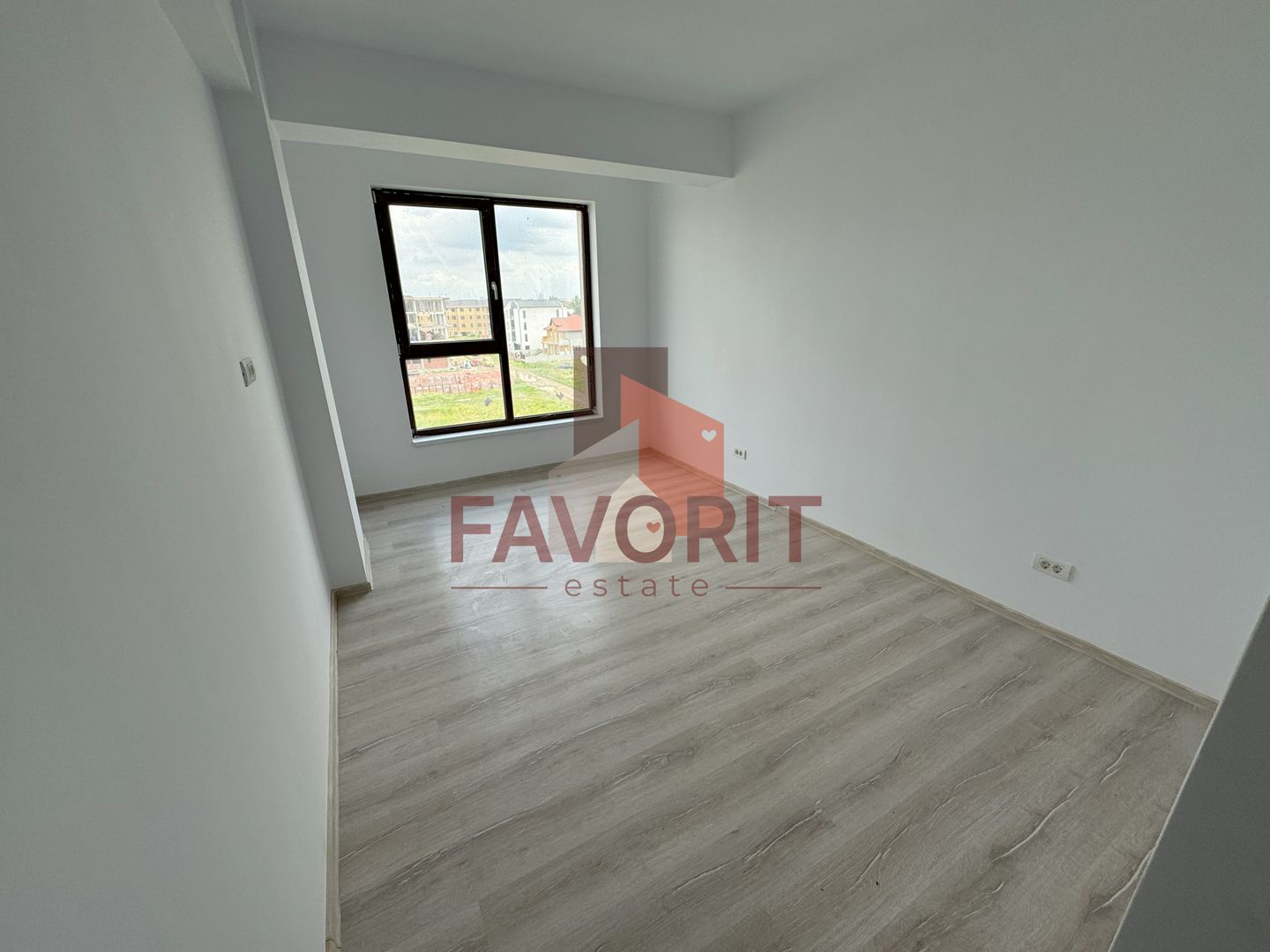 Langa ESO. 73 mp. Bloc nou cu lift. - Poză 5