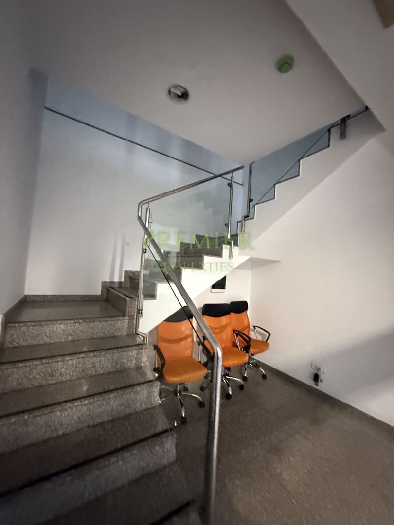 Casă de vânzare  pretabilă pentru clinica, cabinet medical, birouri - Poză 9