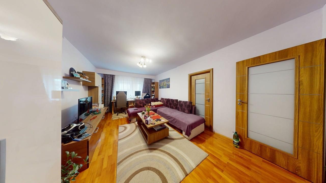 Apartament in zona centrala, la cheie, mobilat, utilat, et intermediar - Poză 13