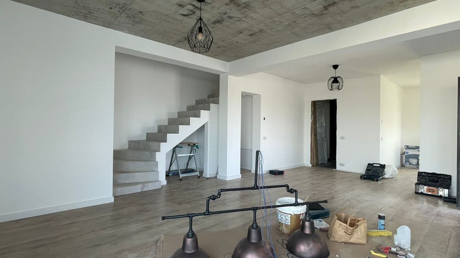 Duplex cu arhitectura deosebita - Mosnita Noua - Poză 3