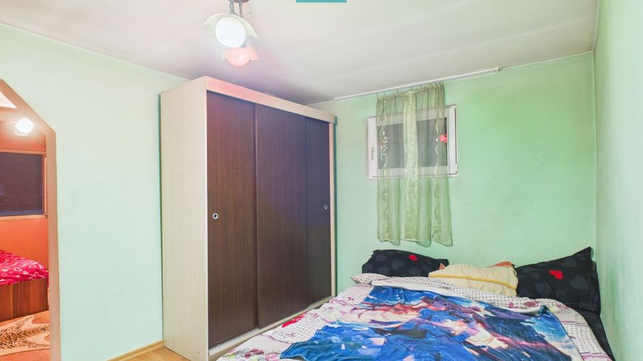 Casă cu 4 camere și 700 mp teren în Cermei - Poză 2