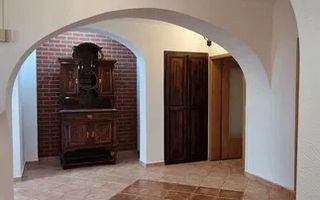 Apartament de vanzare cu 3 camere in Gruia - Poză 1