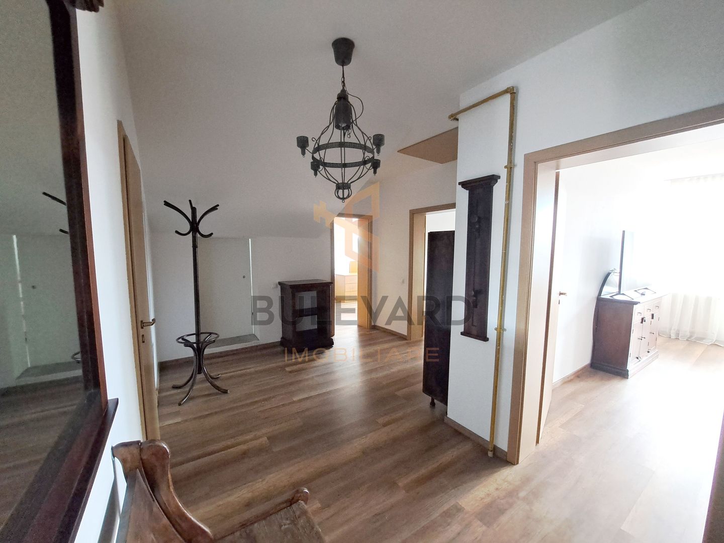 Apartament 4 camere 128 mp utili, centru Floresti - Poză 29