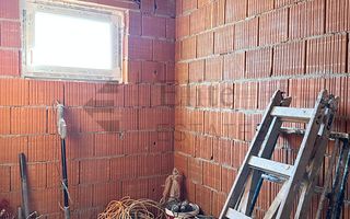 Casa cu 4 camere de vanzare in Santandrei - Poză 7