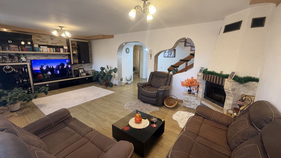 Vila de vânzare 160 mp - complet mobilată și utilata  - Câmpina ! - Poză 1