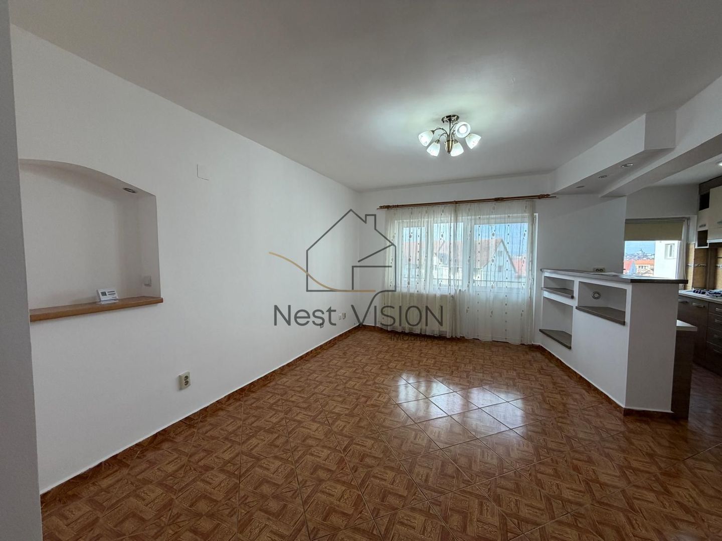 Apartament spațios cu 4 camere cu garaj - zona Ștrand - Poză 4