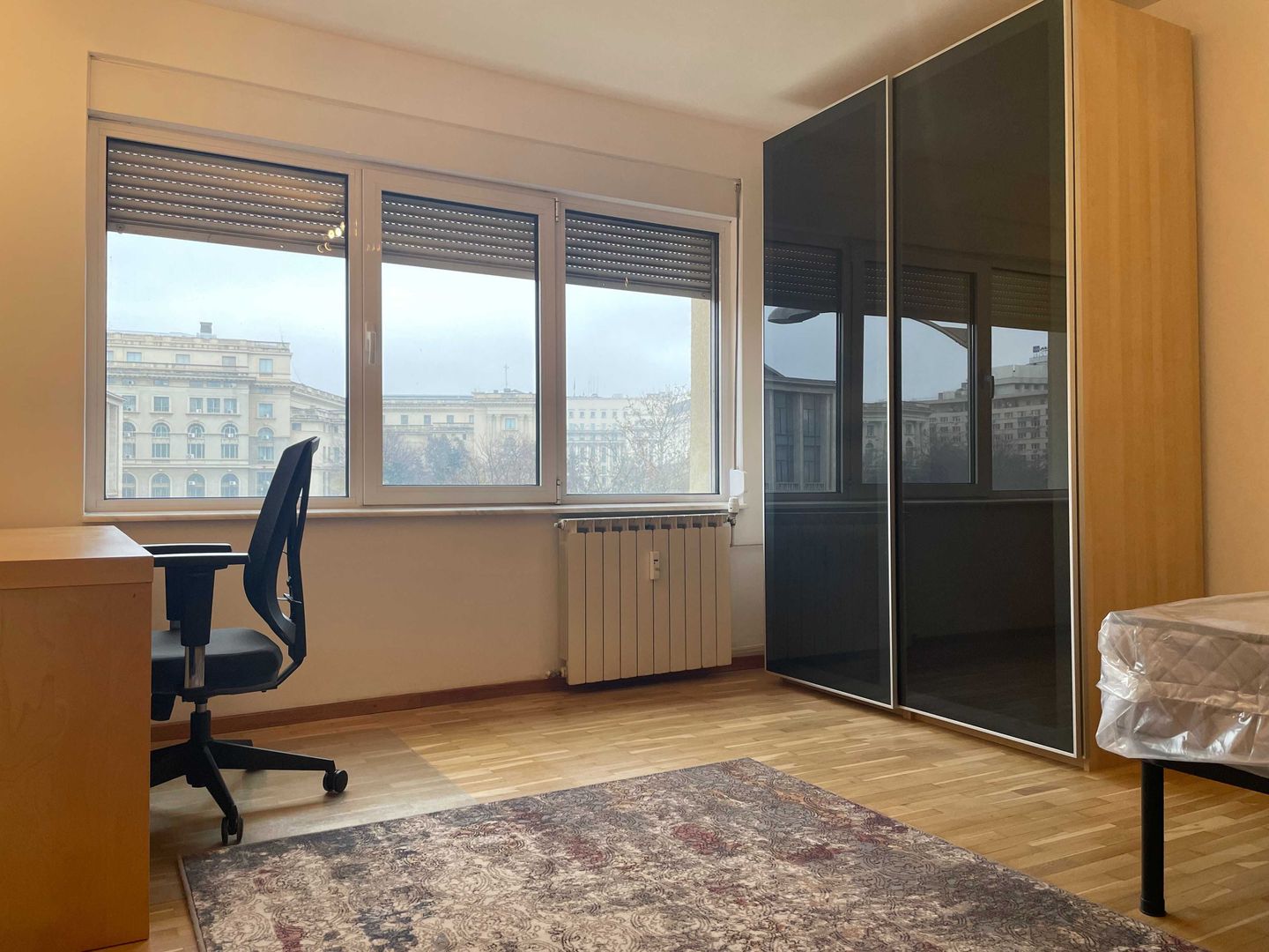 Apartament 3 camere, modilat si utilat modern, Sala Palatului, Cismigiu. - Poză 6