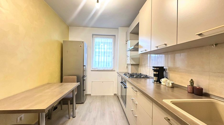 Apartament de închiriat  2 camere, decomandat zona Coresi Urban - Poză 6