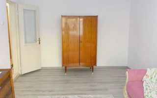 De vanzare apartament cu 2 camere, etaj 4/4, recent renovat, 26.000 euro - Poză 2
