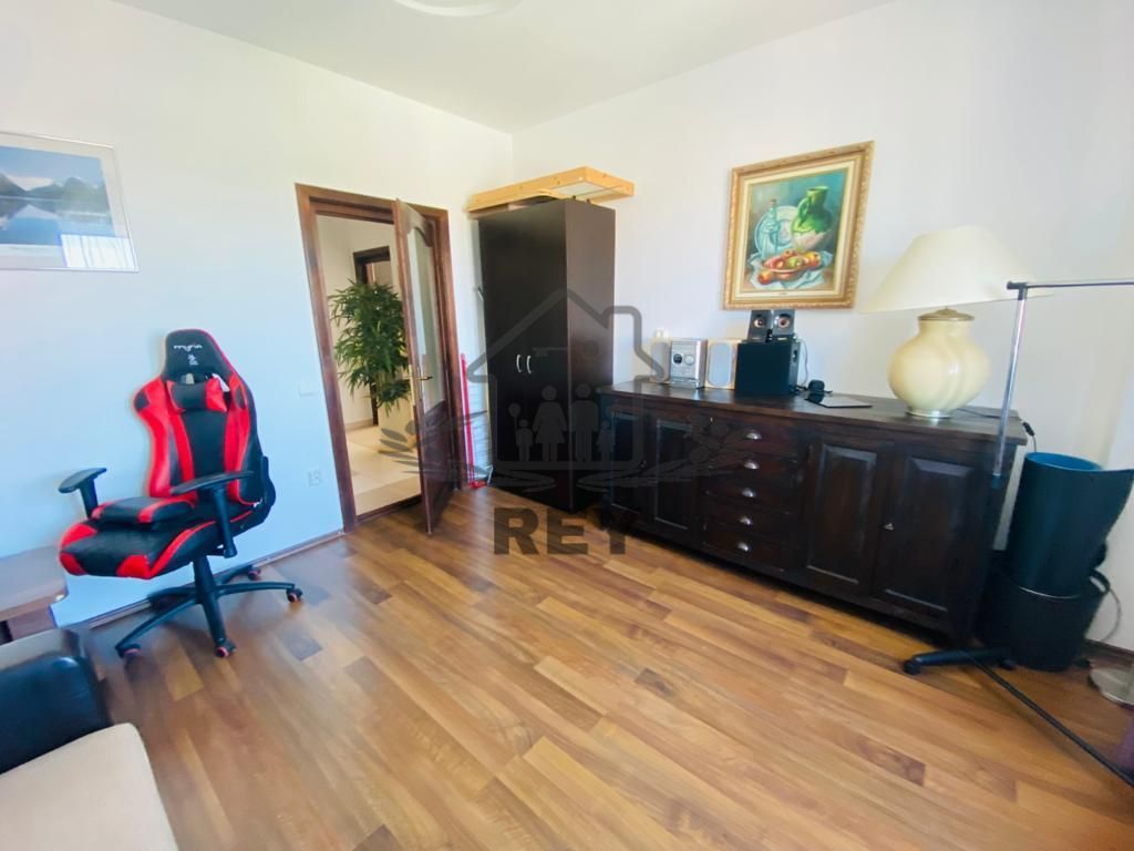 Apartament 3 camere decomandat la vilă/etaj intermediar/loc de parcare - Poză 9