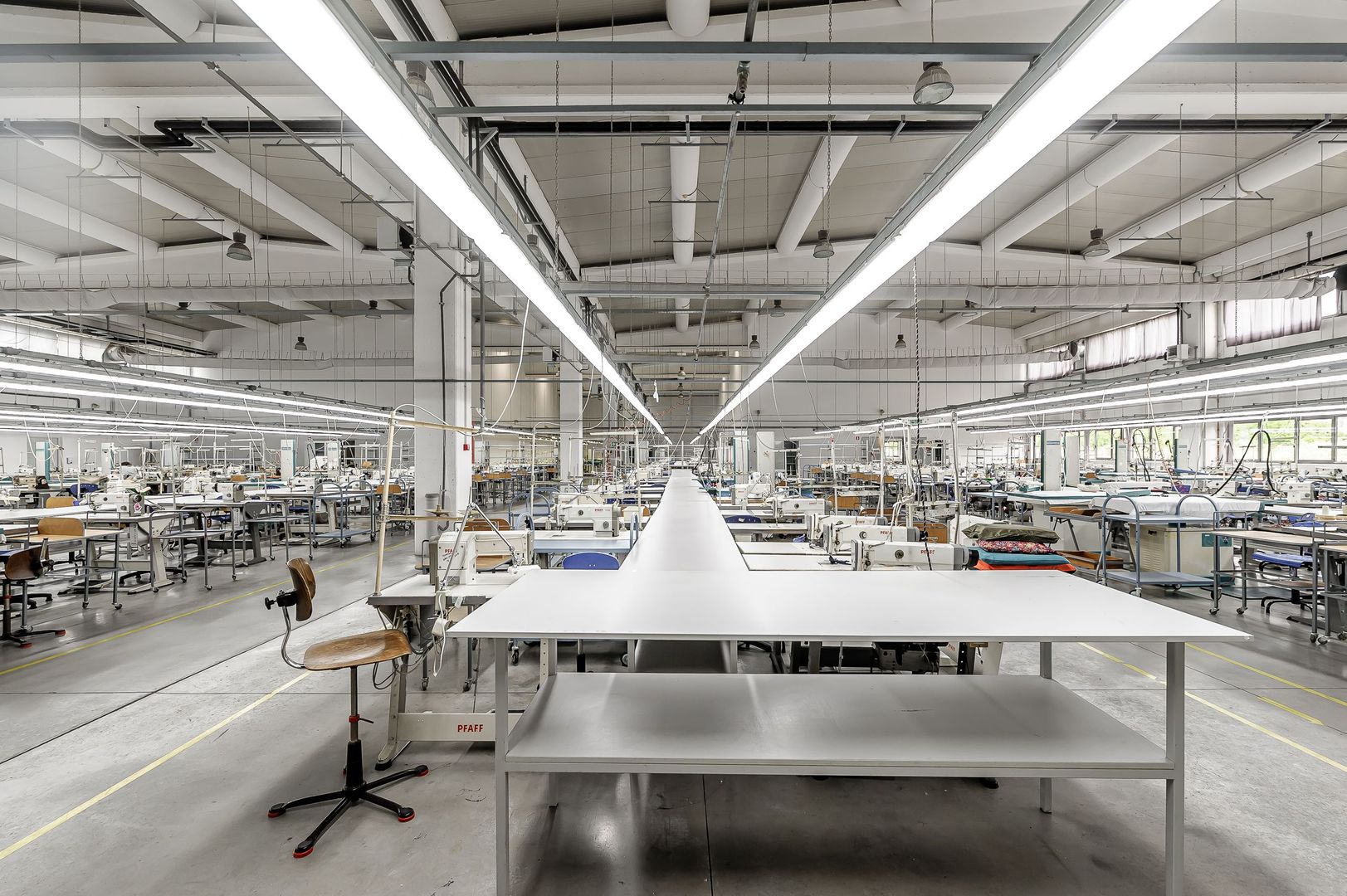 Hală de producție și depozitare cu birouri în Arad - Poză 3