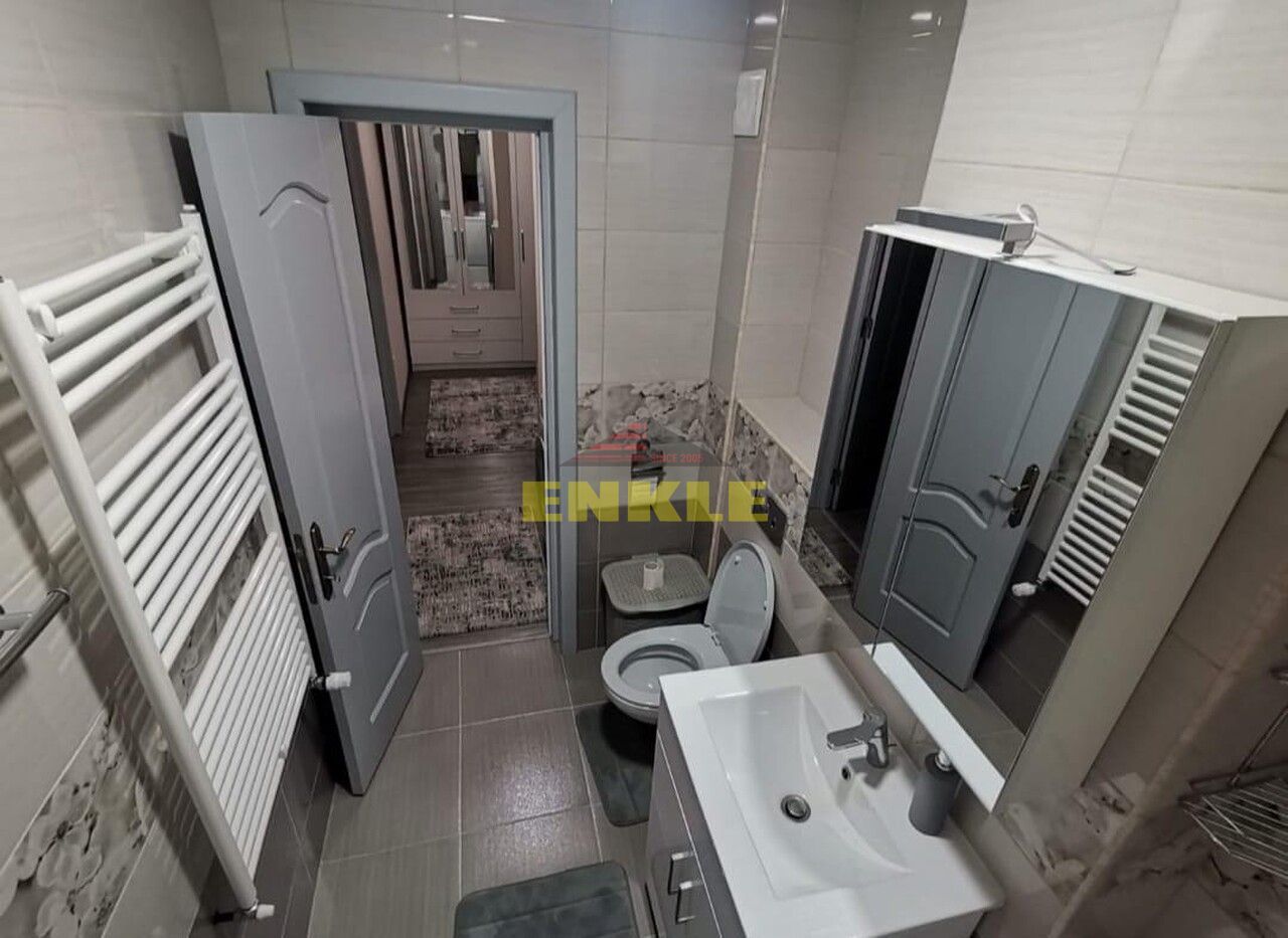 De închiriat apartament cu 3 camere - Poză 5