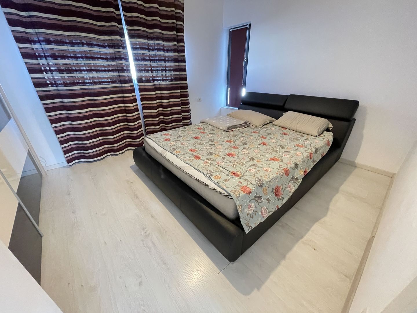 Apartament cu trei camere in Dumbravita - Poză 4