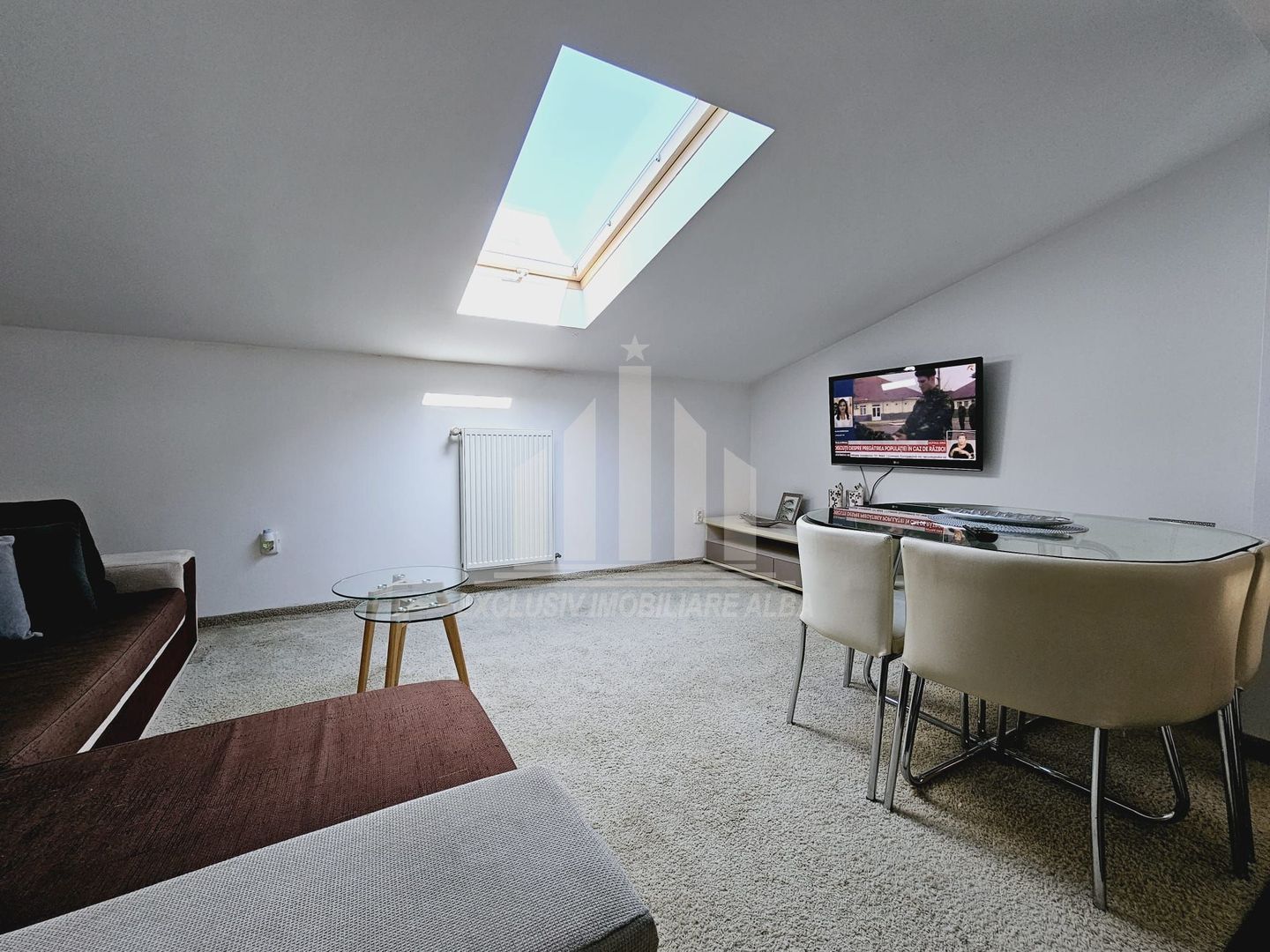 Apartament cu 3 camere decomandate, Cetate - Poză 2