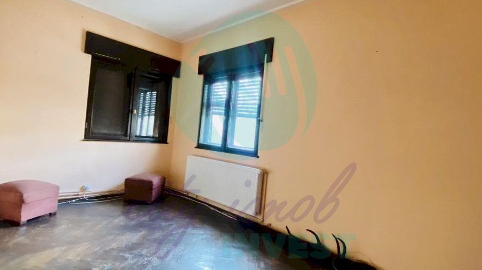 Vanzare jumatate de vila | Primaverii - Poză 2