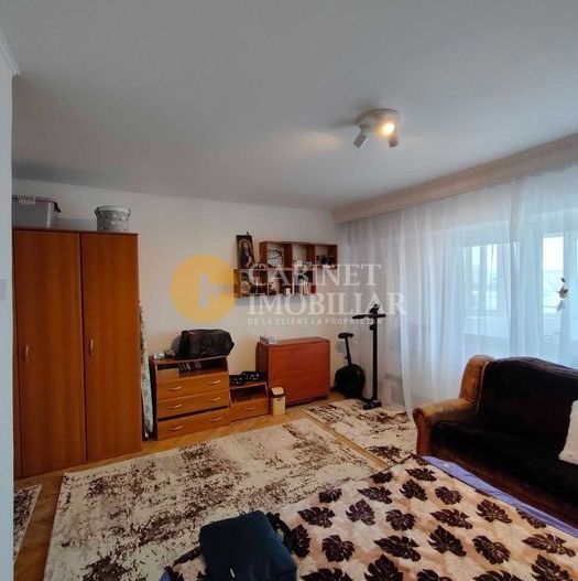 CUG la bulevard 1 camera Decomandat - 40mp - etaj intermediar - Poză 1