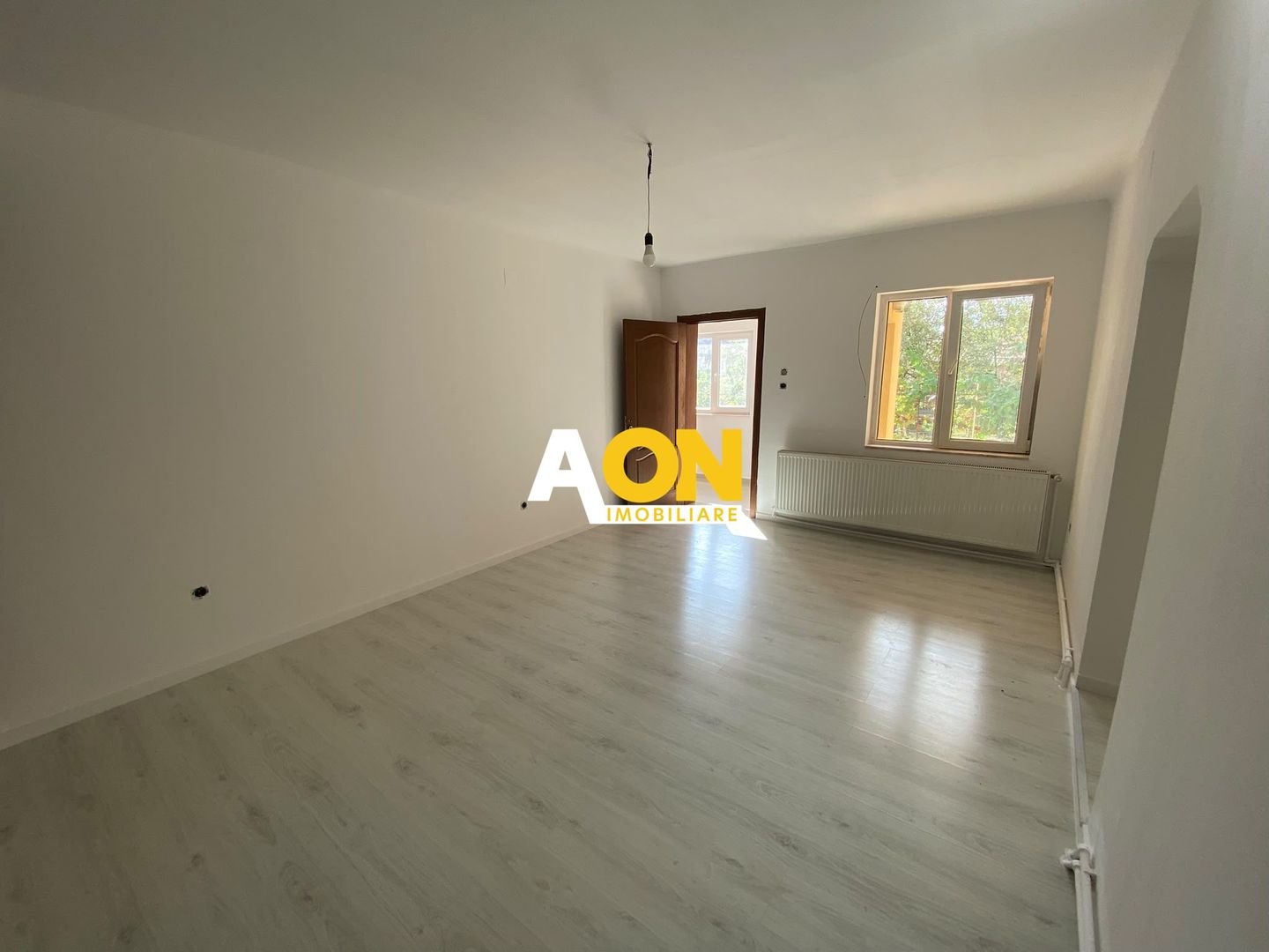 Casa Individuală 7 Camere, 2 Băi,  250 mp Utili - Poză 6