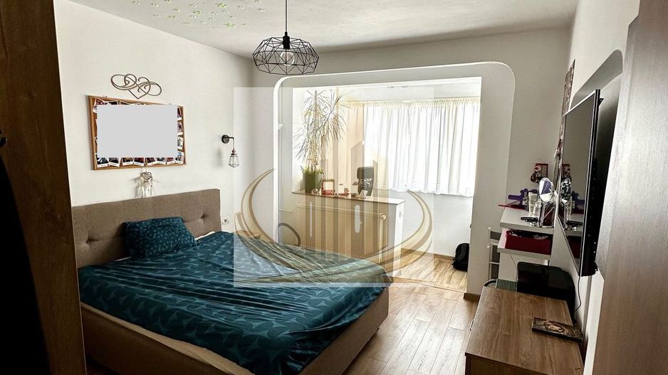 Apartament cu 4 camere si 2 bai | 84 mp | decomandat | zonă centrală - Poză 2