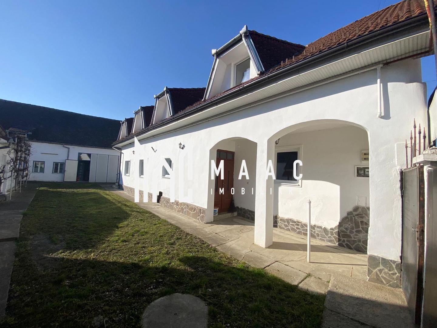 Proprietate individuală 12 camere | Cristian | 4 corpuri, 553 mp - Poză 1