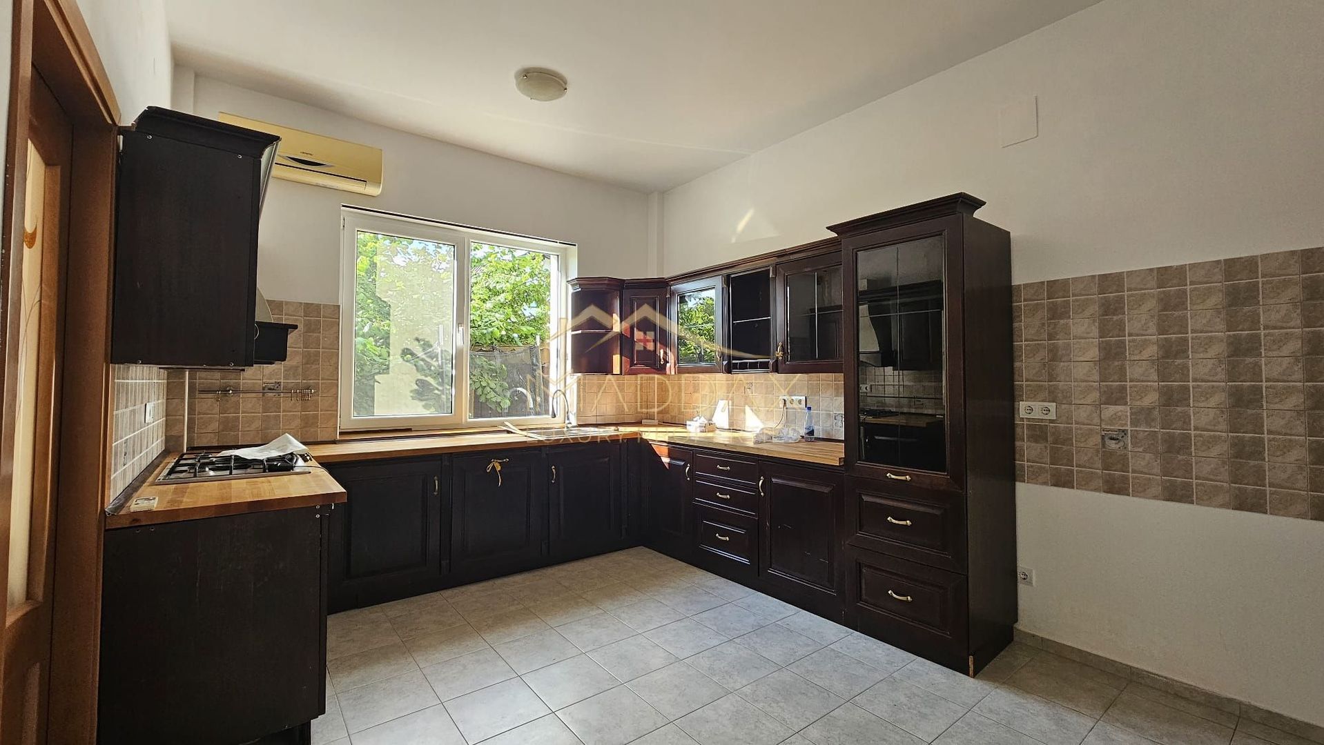 Vila Individuala _7 camere***Piscina***Teren 1000 mp//Erou Iancu Nicolae - Poză 14