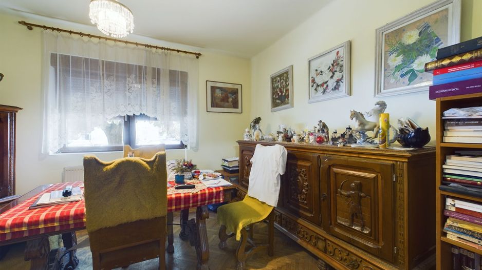 Proprietate multifuncțională într-o locație Centrală - Poză 16