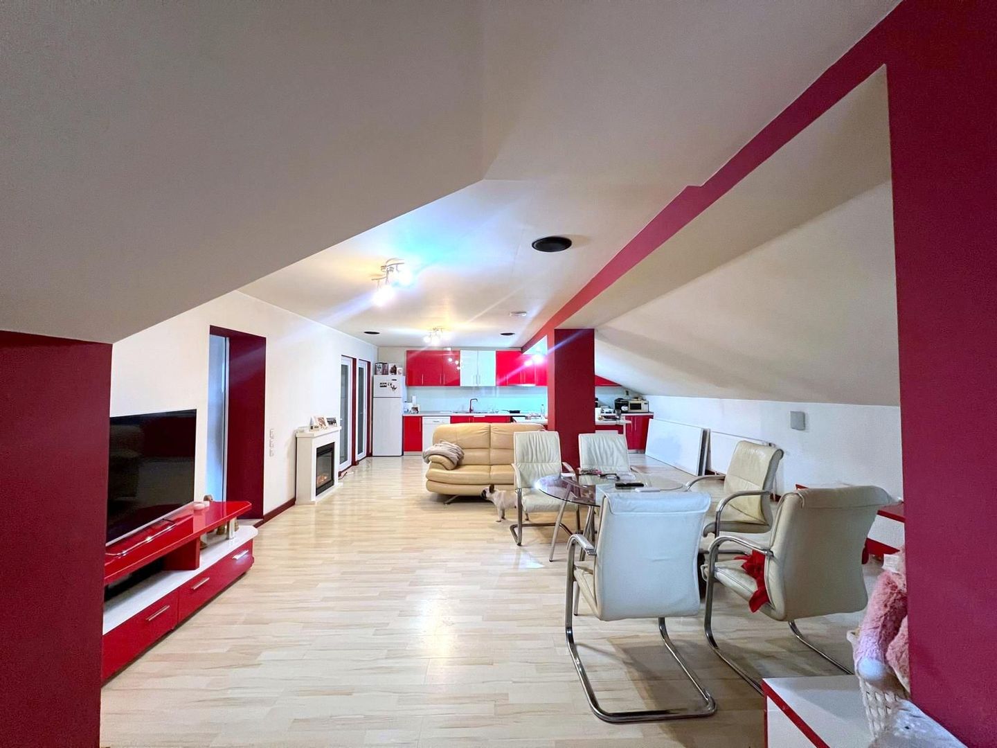 Teren 500 mp cu două clădiri Sisesti-Vatra Noua - Poză 2