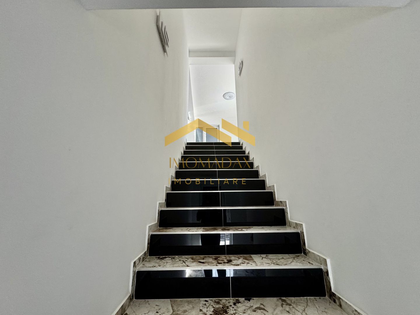 Ghiroda-Penthouse-Mobilat Complet - Poză 15