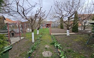 Casa 5 camere 3 bai garaj inchis si teren 700 mp utili in Lazaret - Poză 21