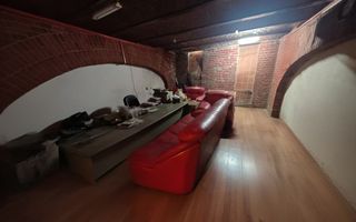 O Locație cu Istorie și Eleganță – În Centru, Pentru Afaceri Distincte - Poză 10