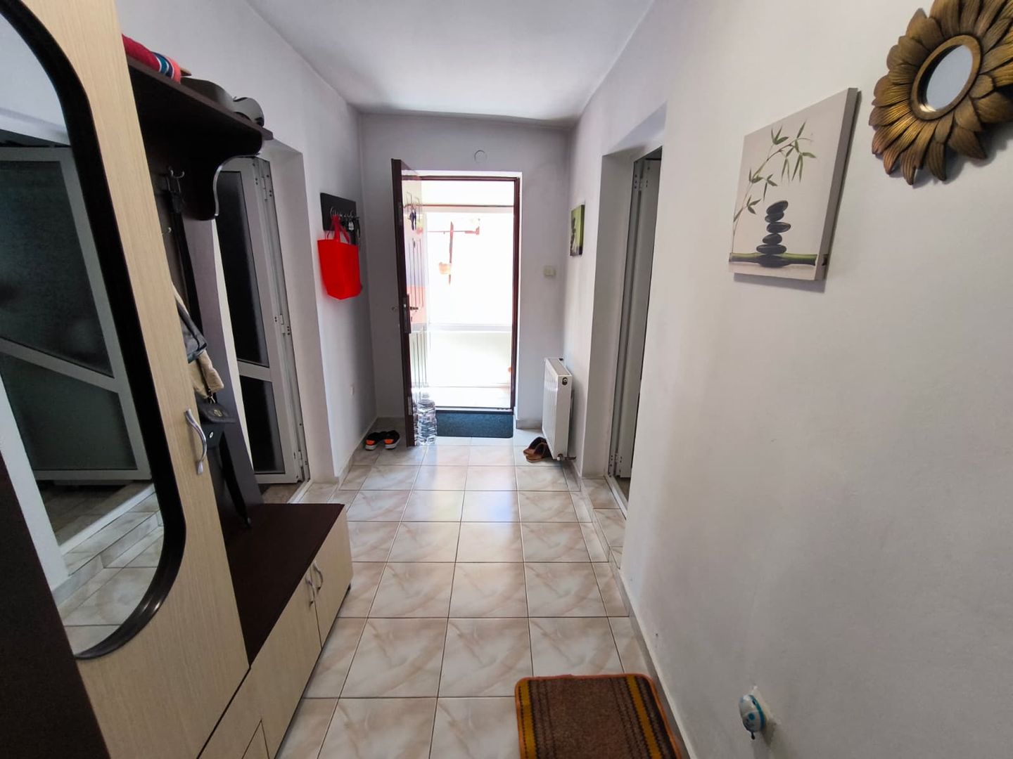 VIILE NOI - casa cu o curte generoasa disponibila imediat - Poză 16