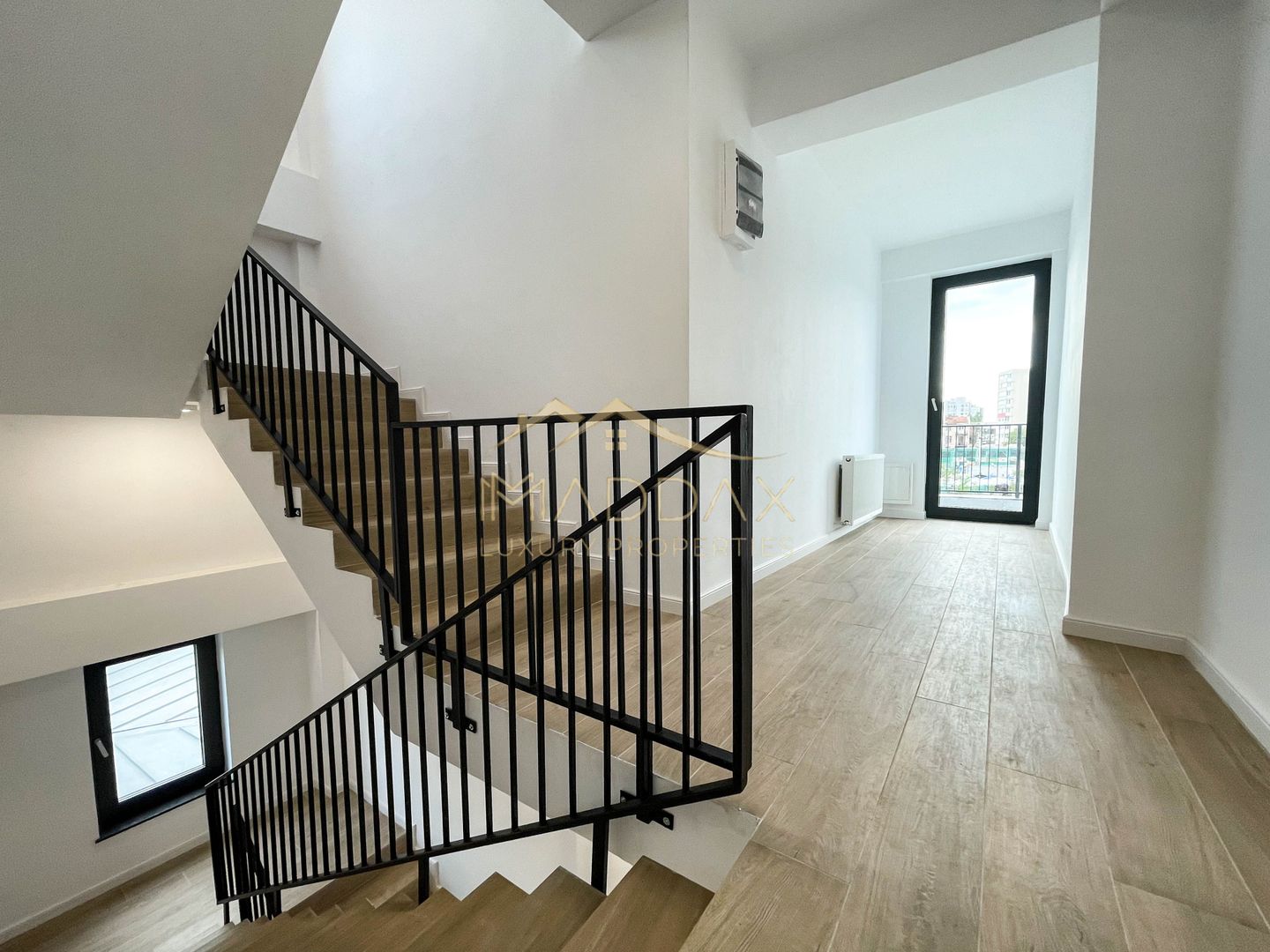 Spatiu comercial S+P+2E+M ***Prima Inchiriere*** - Poză 18