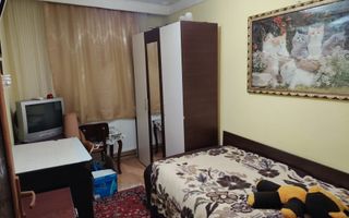 De vanzare apartament 3 camere - Poză 2