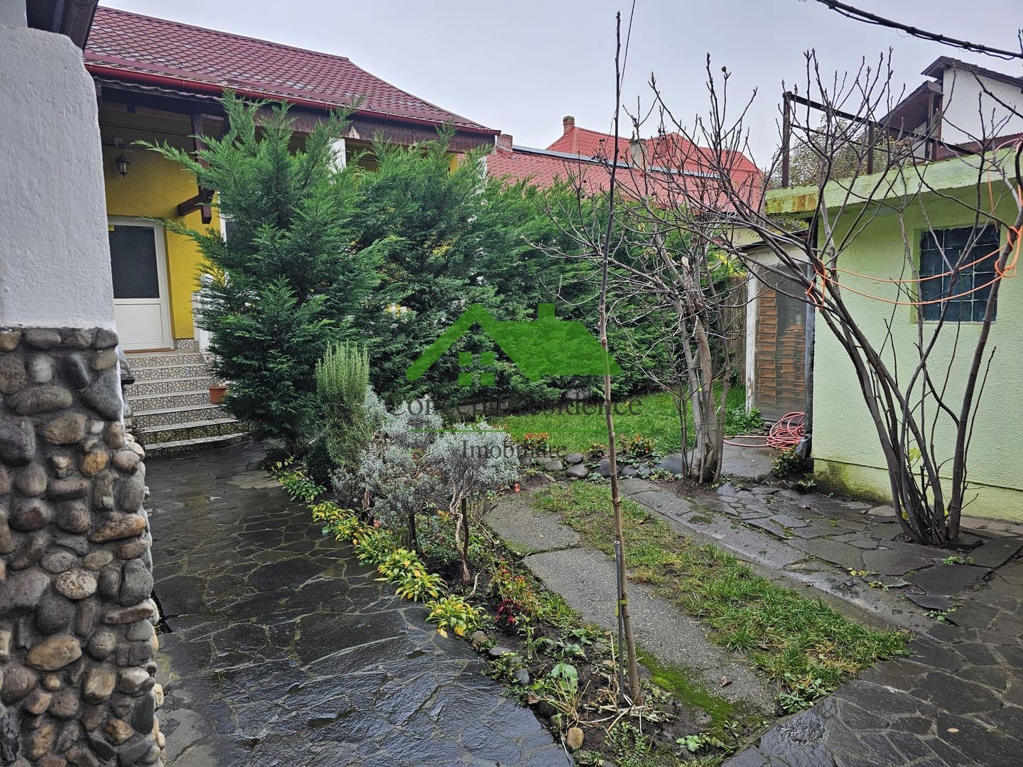 🏡 Casă cu demisol, parter și mansardă – Str. Victoriei, zonă centrală - Poză 1