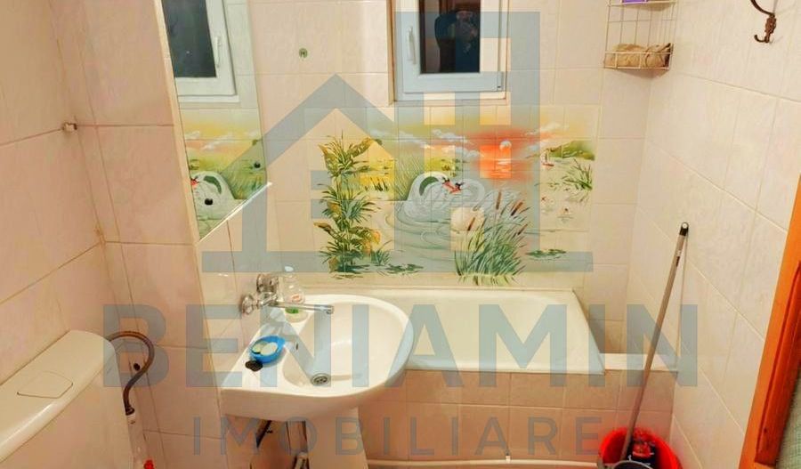 Apartament decomandat 3 Camere Renovat Utilat 1 Mai etaj 3 - Poză 13