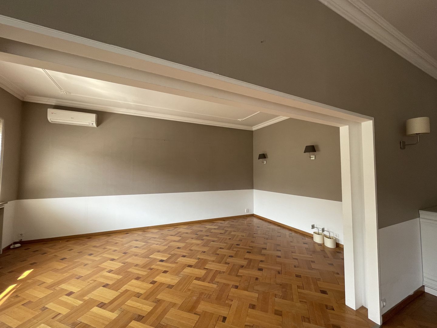 Apartament cu 4 camere de vânzare în zona Primaverii - Poză 3