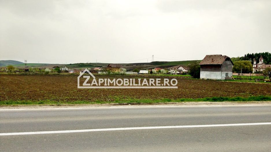 Teren 5800 mp,150m de Aeroport deschidere 58m la E60,20 euro - Poză 2