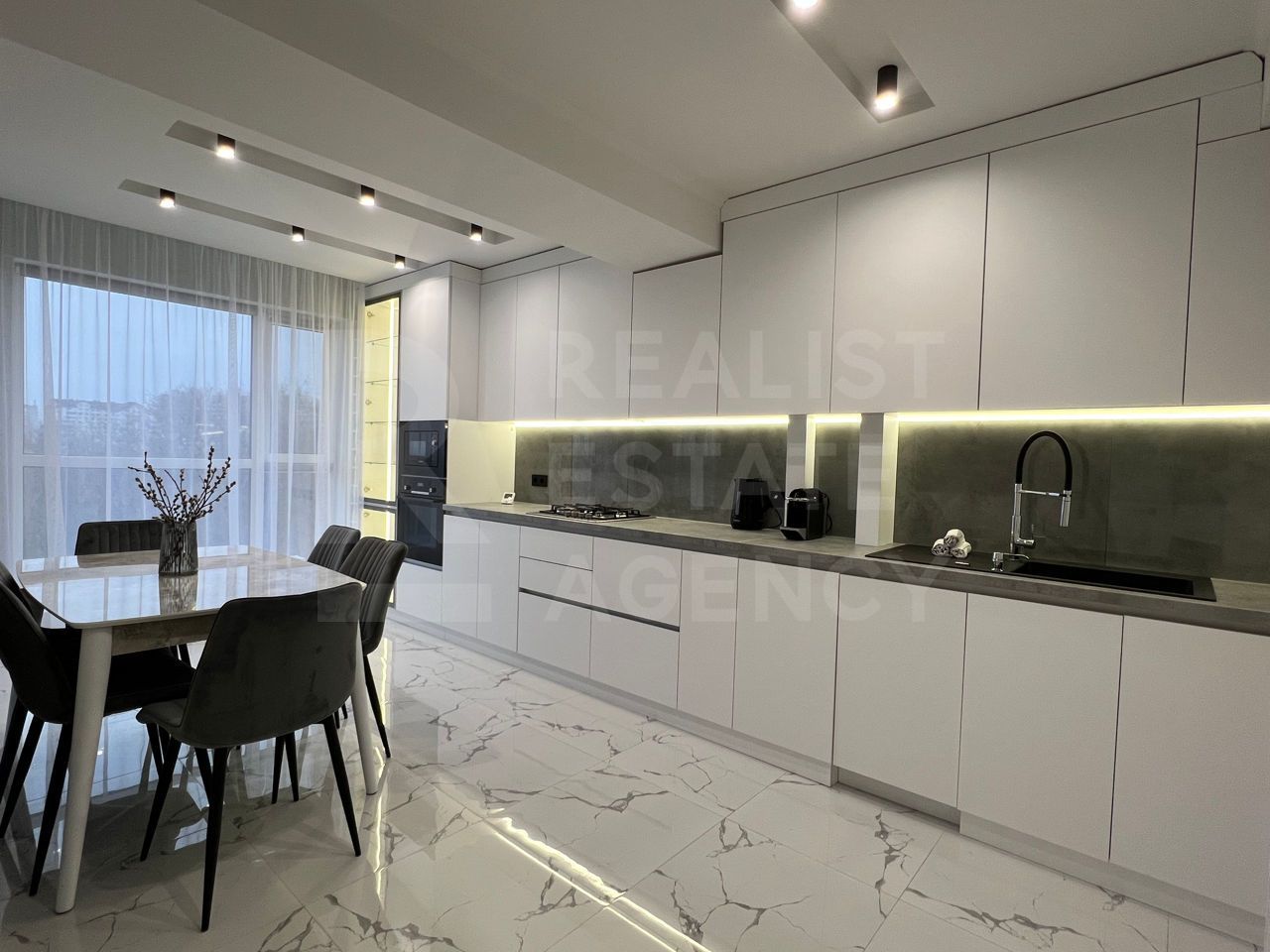 Chirie, apartament, 3 camere, str. Constantin Vîrnav, Telecentru - Poză 1