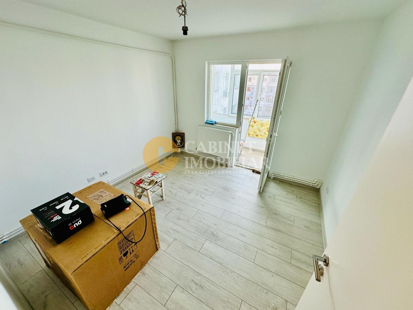 Apartament cu 2 Camere Decomandat - Alexandru cel Bun - Liceul Miron Costin - Poză 1
