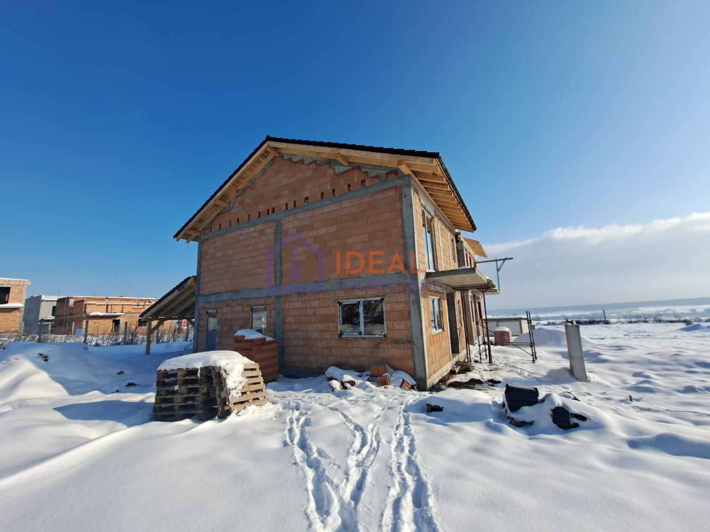 Casa Single cu teren in zona Bazinul de Apa - Poză 3