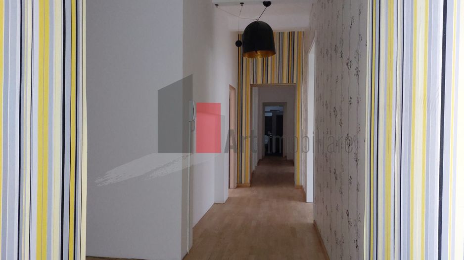 Spatiul "ERAIKINA" in imobil vechi de birouri, cu rezonanta istorica - Poză 6